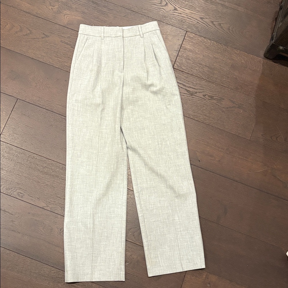 Aritzia Gray Women's Effortless Pants